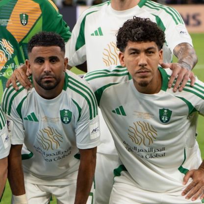 محرز وفيرمينو وميندي يصنعون إنجازاً فريداً في تاريخ الكرة