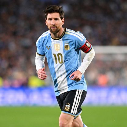 رئيس برشلونة الأسبق يهاجم ميسي: من يظن نفسه؟ نادينا أكبر منه