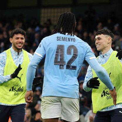 بعد صفقة سيمينيو.. دورتموند يحاول إنقاذ مهاجم مانشستر سيتي