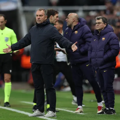 مدرب برشلونة هانزي فليك خلال مباراة نيوكاسل في ذهاب دور 16 لدوري أبطال أوروبا - 10 مارس 2026