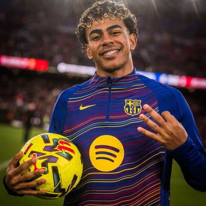 لامين يامال: لم أكن سعيداً وقلت لفليك أن ينتظر الهاتريك قبل استبدالي