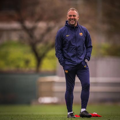 هانزي فليك يهدد بـ"غرامة" بعد رنين هاتف خليوي خلال مؤتمره الصحافي