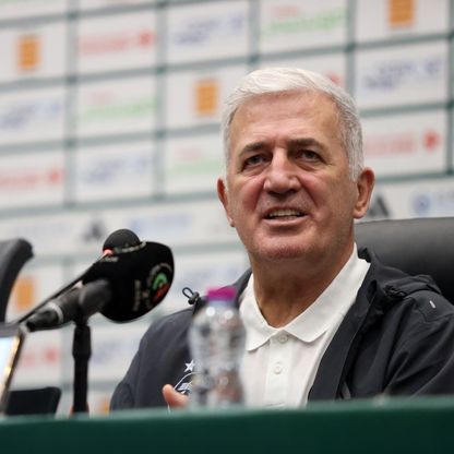 استبعاد عبدلي وبن طالب من قائمة الجزائر لكأس إفريقيا يثير جدلاً واسعاً