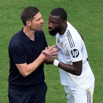 ريال مدريد يبحث عن "حلٍ فرنسي" لأزمة قلب الدفاع