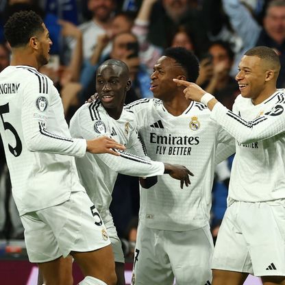 ضربة جديدة لريال مدريد قبل الكلاسيكو.. نهاية موسم "الزجاجي" ميندي