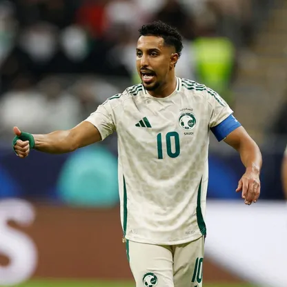 سالم الدوسري قائد منتخب السعودية في مباراة جزر القمر بكأس العرب - 5 ديسمبر 2025
