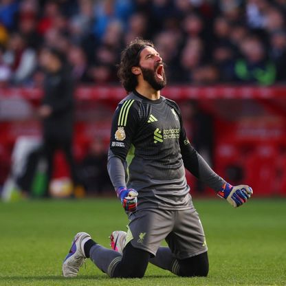 سلوت يكشف موعد عودة أليسون حارس ليفربول للملاعب