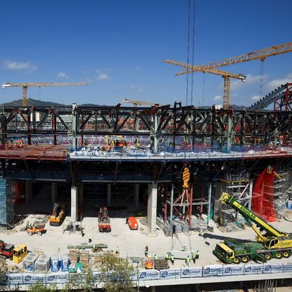 برشلونة مهدد بإقامة مبارياته الأوروبية خارج "كامب نو"