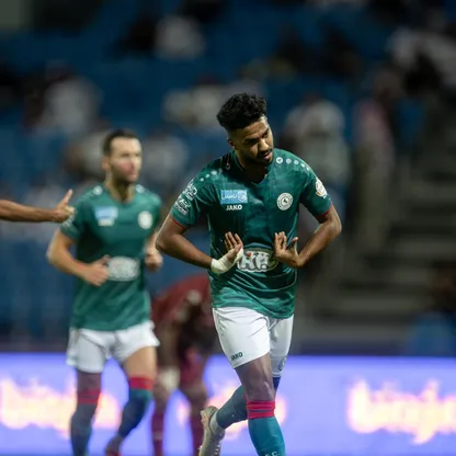 احتفال خالد الغنام نجم الاتفاق بتسجيل هدف في مرمى الخلود بالدوري السعودي - 24 أكتوبر 2026