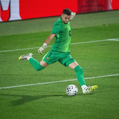 غارسيا يحرس عرين برشلونة وراشفورد بديلاً في بداية مشوار بطل الليغا