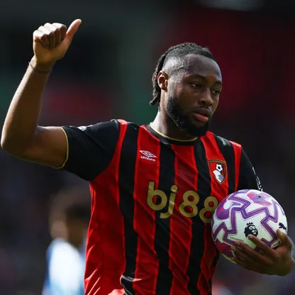 لاعب بورنموث أنطوان سيمينيو خلال مباراة برايتون في الدوري الإنجليزي الممتاز - 13 سبتمبر 2025