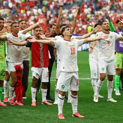 لاعبو المغرب يحتفلون بعد الفوز على كندا والتأهل لربع نهائي كأس العالم - 4 يوليو 2026