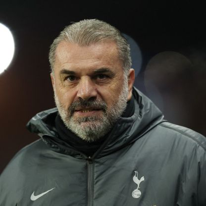 هل يقود بوستيكوغلو باير ليفركوزن خلفاً لتن هاغ؟