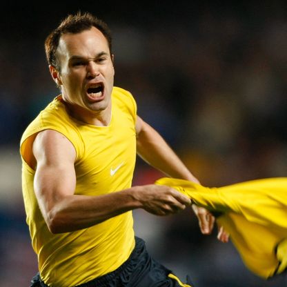 أسطورة برشلونة إنييستا يستعيد ذكريات هدفه "الجنوني" بمرمى تشيلسي