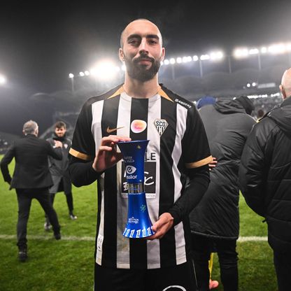 بعد إقصائه من قائمة الجزائر.. حيماد عبدلي على رادار إشبيلية