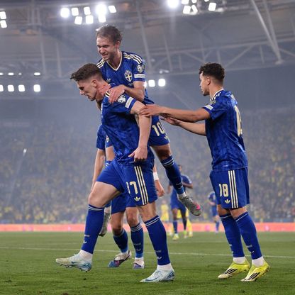 ثلاثية غيوكيريس تقود السويد لنهائي الملحق وكوسوفو تصعق سلوفاكيا