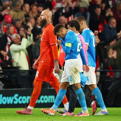 نابولي يتجرع أثقل هزيمة بتاريخه الأوروبي ودورتموند يعبر كوبنهاغن