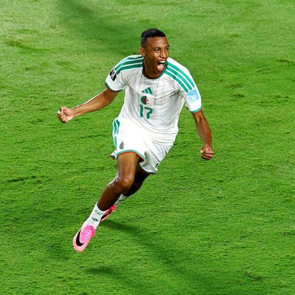 ظهير منتخب الجزائر في طريقه إلى ميلان