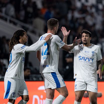 شاهد.. 5 أهداف في شوط أول مثير بديربي الرياض بين الشباب والهلال