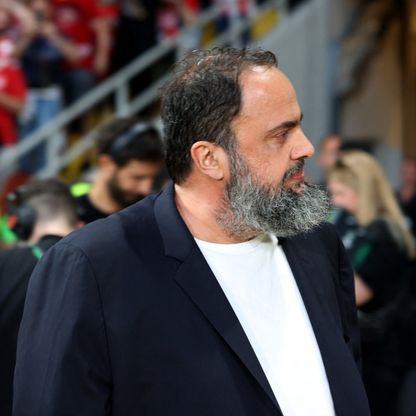 بينهم مدرب السعودية السابق.. 3 مرشحين لقيادة نوتنغهام فورست