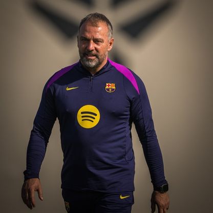 هانزي فليك يستعيد 3 لاعبين مهمين من عيادة برشلونة