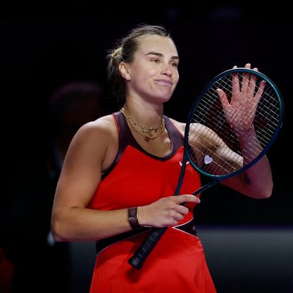 سبالينكا وبيغولا تتأهلان إلى نصف نهائي البطولة الختامية للتنس