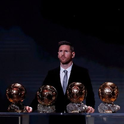 جيرارد بيكيه: ميسي يستحق الكرة الذهبية في حال الفوز بكأس العالم