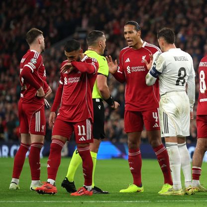 فحص طبي لتحديد طبيعة إصابة فالفيردي أمام ليفربول