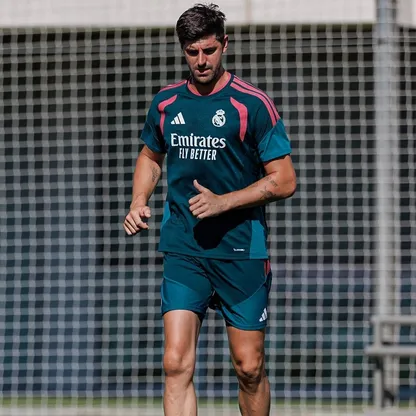 تيبو كورتوا خلال تدريبات ريال مدريد - 7 أغسطس 2026