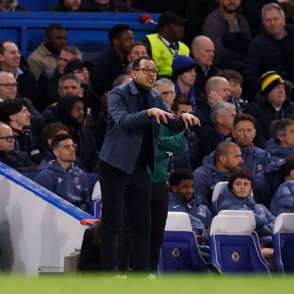 روسينيور يرد على السخرية من "ورقة التعليمات" بعد تأخر تشيلسي بـ8 أهداف