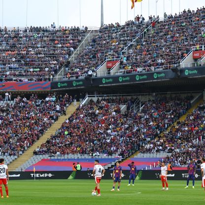 فيديو.. لاعبو جيرونا يحتجون "15 ثانية" على مباراة ميامي