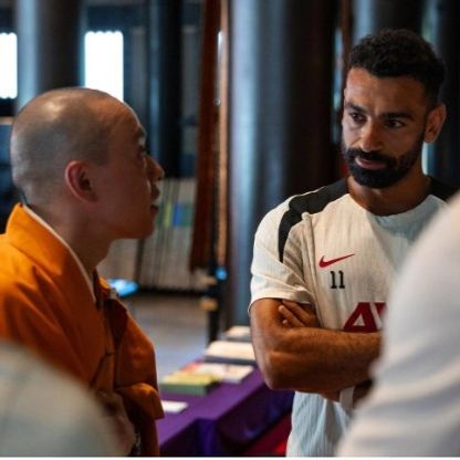 صلاح يزور مع لاعبي ليفربول معبد إيكوين في اليابان.. فما السبب؟