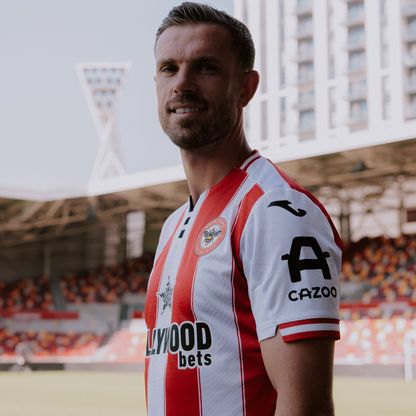 هندرسون قائد ليفربول السابق ينضم إلى برينتفورد