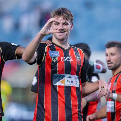 الرياض وضيفه الخليج يتعادلان بالدوري السعودي