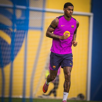 ماركوس راشفورد جاهز لمواجهة تشيلسي بعد عودته لتدريبات برشلونة