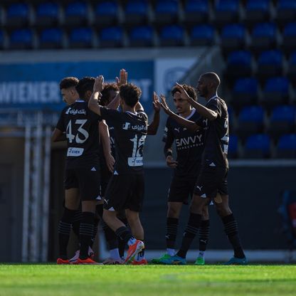 القحطاني والجوير يهديان الهلال فوزاً ودياً على الدحيل