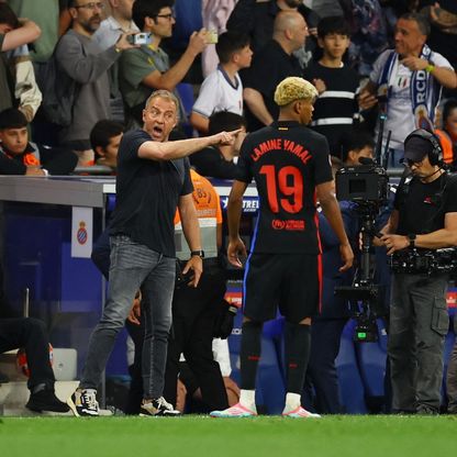 فليك مدرب برشلونة: دخلت في نقاش صريح مع لامين يامال