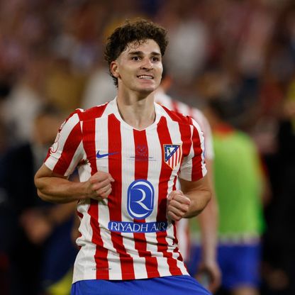 ألفاريز يرد على إمكانية الانتقال إلى برشلونة ويتحدى أرسنال