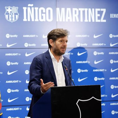 هل يستعين الأهلي السعودي بالمدير السابق لكرة القدم في برشلونة؟