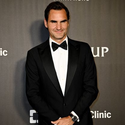 فيدرر أسطورة التنس ينضم لرونالدو في نادي مليارديرات الرياضة