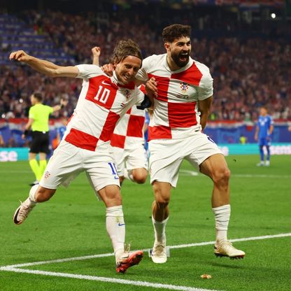 هل ينفذ ريال مدريد نصيحة لوكا مودريتش ويضمّ مدافع مانشستر سيتي؟
