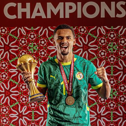 السنغال تتحدى "كاف" بقميص "النجمتين" في كأس العالم