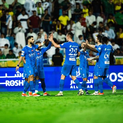 الهلال يهزم الخليج ويقترب من لقب الدوري السعودي