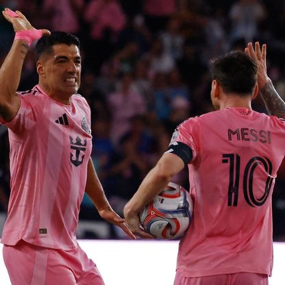 شاهد.. هدف نادر برأس ميسي ولدغة لويس سواريز ينقذان إنتر ميامي