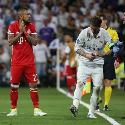 فيدال يهاجم ريال مدريد: سرقونا مرتين و"حكم الفيديو" جاء بسببهم