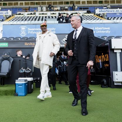 مودريتش وسنوب دوغ يتواجدان في ملعب سوانزي سيتي.. ما السبب؟