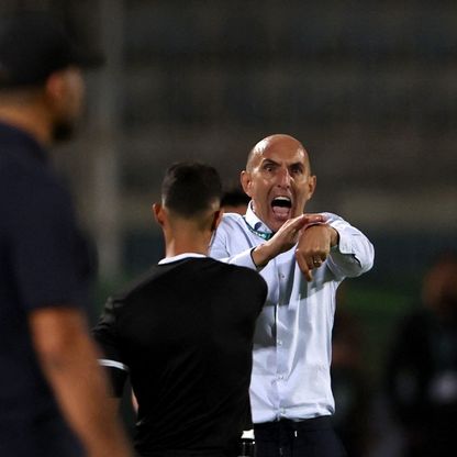 مدرب بيراميدز "العصبي" يترك منصبه.. فهل ينتقل إلى الأهلي؟