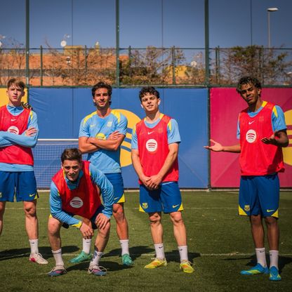 تغيير وحيد في تشكيلة برشلونة أمام رايو فايكانو.. ورونالدينيو الغائب الحاضر