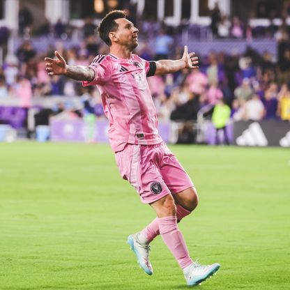 الهدف 900 مسألة وقت.. ليونيل ميسي يعادل بيليه ويقترب من رقم تاريخي