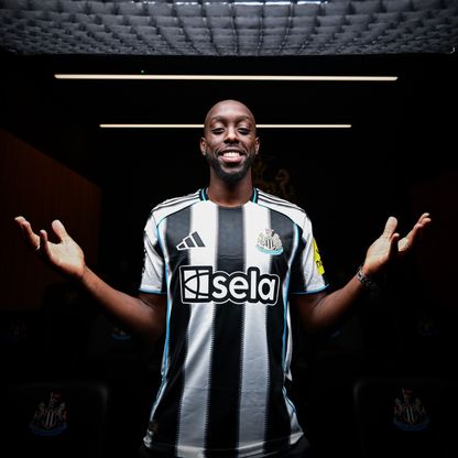 بعد نهاية مسلسل إيزاك.. نيوكاسل يكسر قاعدة ويراهن على ويسا في الهجوم